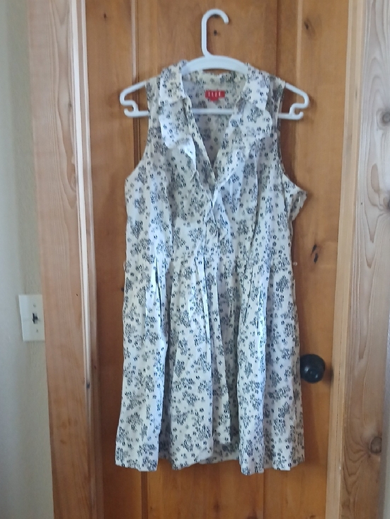 Elle Dresses & Skirts - Elle Floral Collared Dress